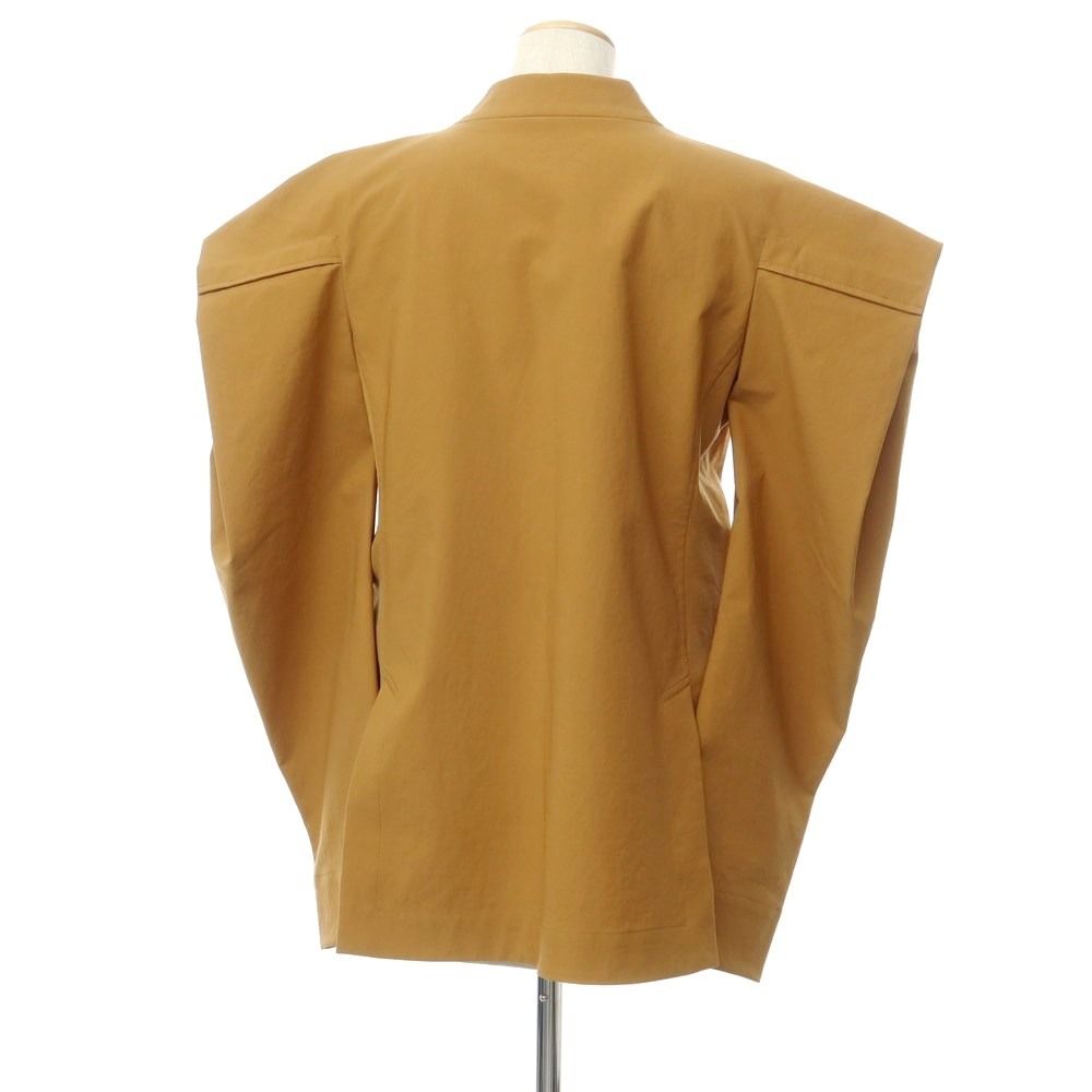 ISSEY MIYAKE - 【中古】イッセイミヤケ ISSEY MIYAKE 2023年秋冬 ノーカラージャケット ベージュ【サイズ表記なし（Ｌ位）】【レディース】 ISSEY MIYAKE - 【中古】イッセイミヤケ ISSEY MIYAKE 2023年