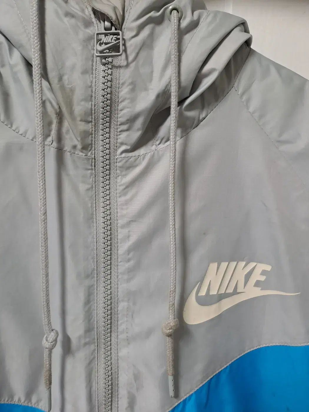 NIKE ウィンドブレーカー ランナー ジャケット ダウン 軽量 アウター ライディング 登山 レーシング