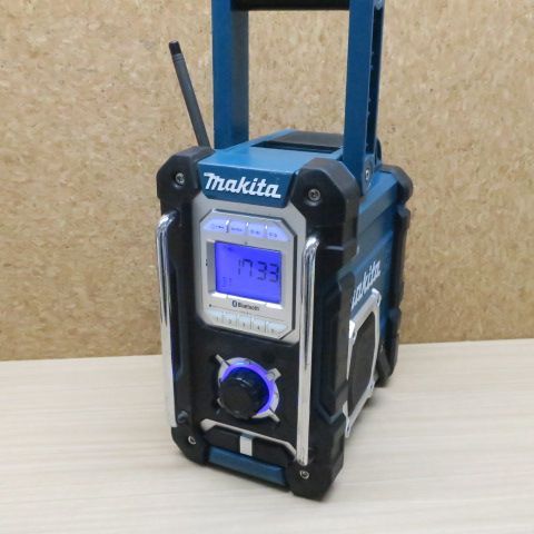 【美品】Makita Bluetoothラジオ　MR108 AC付き Amazon | マキタ(Makita) Bluetooth搭載 充電式ラジオ MR108 バッテリ
