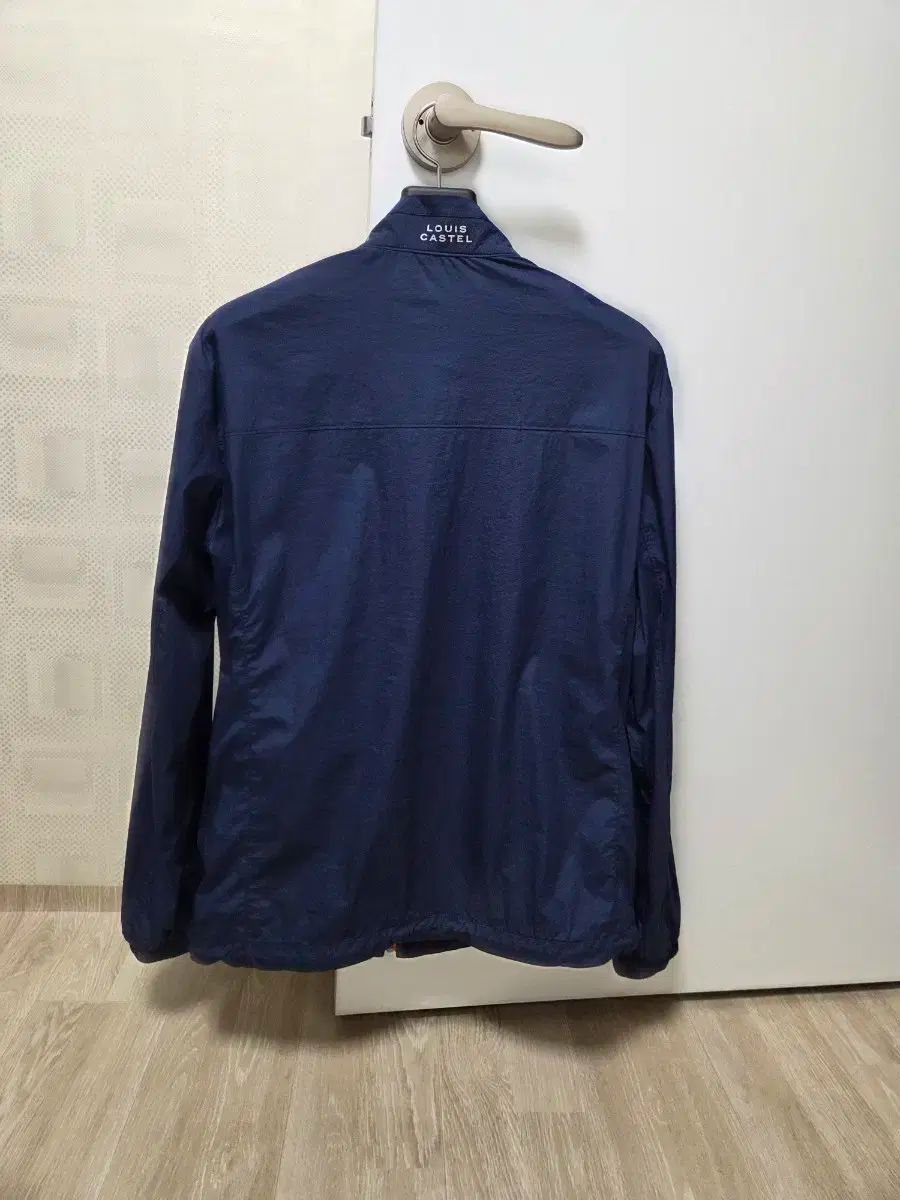 ルイカステル ウィンドブレーカー