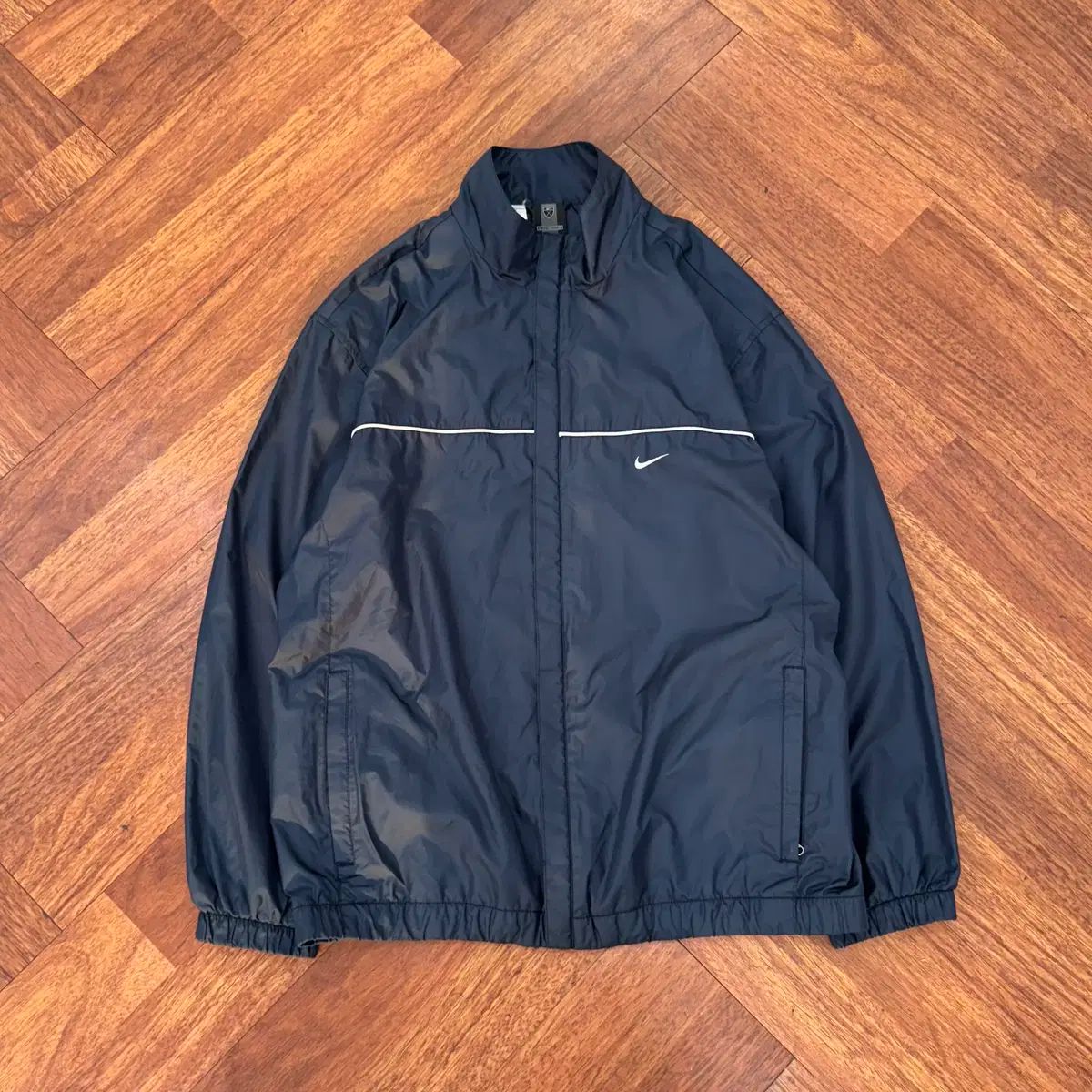 XL Nike(ナイキ） オールドスクール スウッシュ ネイビー ウインドブレーカー ジャケット