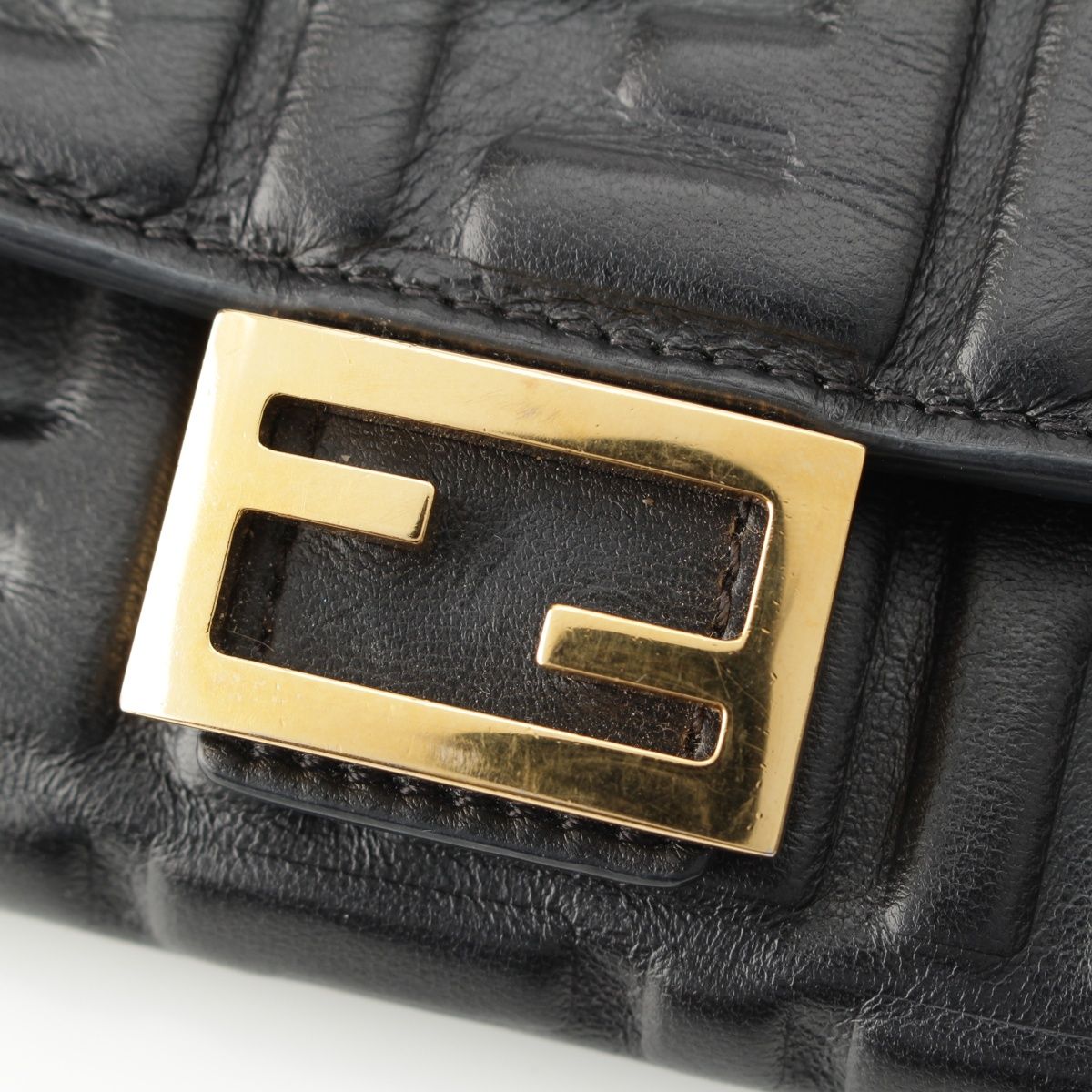 美品　FENDI フェンディ　ズッカ　FF金具　レザー　ブラック　男女兼用 楽天市場】フェンディ FENDI レザー FFエンボス ズッカ チェーン