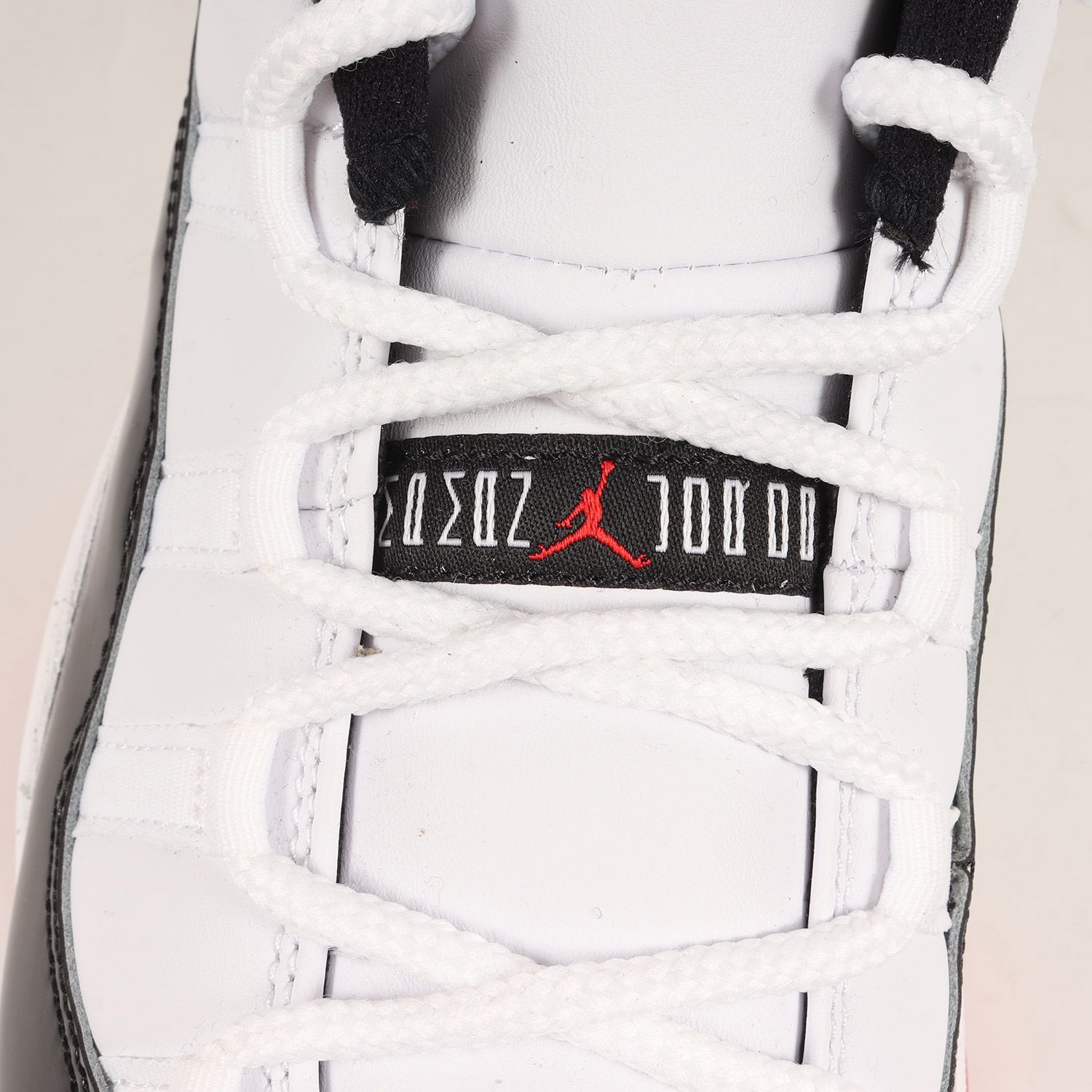 NIKE ナイキ AIR JORDAN 11 RETRO LOW WHITE BRED (AV2187-160) 2020年