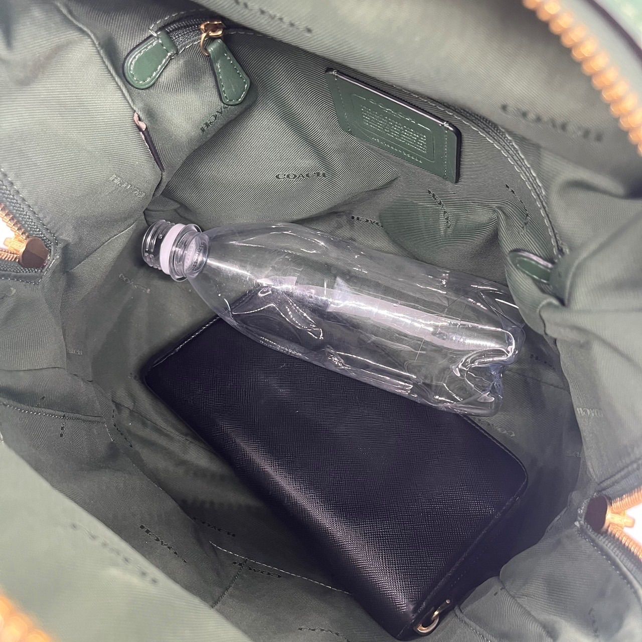 希少色<!-利用不可文字-!>COACH リュック ターンロック レザー 緑 大