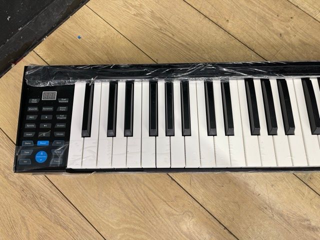 ほぼ未使用 88鍵盤 電子キーボード ELECTRONIC PIANO 電子ピアノ ペダル付 【中古】動作保証 楽器 自動演奏/510485在☆4 -  メルカリ