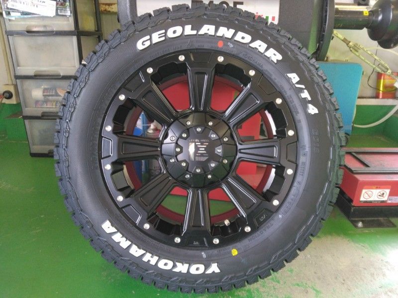4本 ハイエース 200系 車検対応 タイヤホイールセット YOKOHAMA GEOLANDAR A|T4 215|65R16 ホワイトレター 16インチ LEXXEL DeathRock