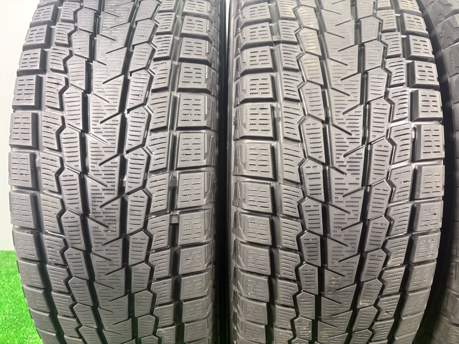 送料無料 225|65R17 ヨコハマ G075 2021年製 4本 冬タイヤ スタッドレス TA678