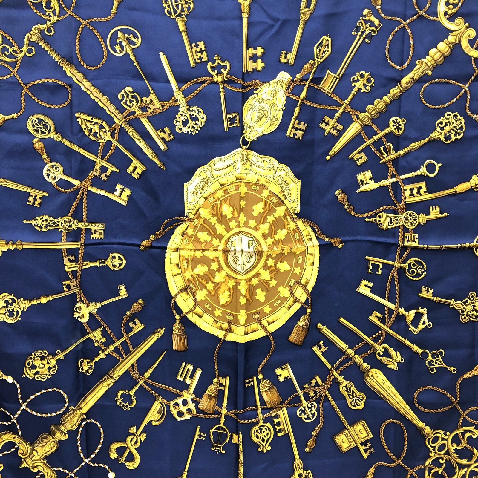 HERMES エルメス カレ90 LES CLES THE KEYS RARE 鍵柄 スカーフ