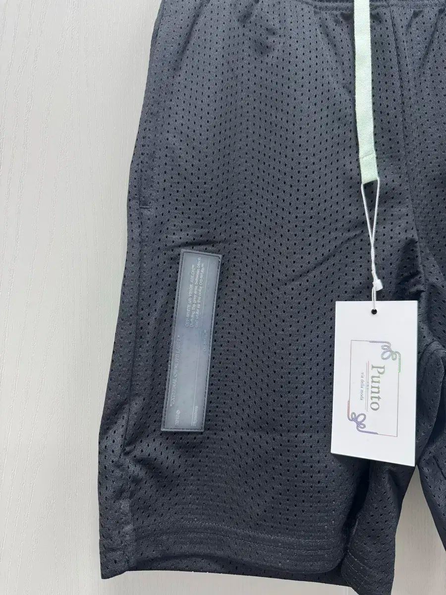 Off-White オフホワイト