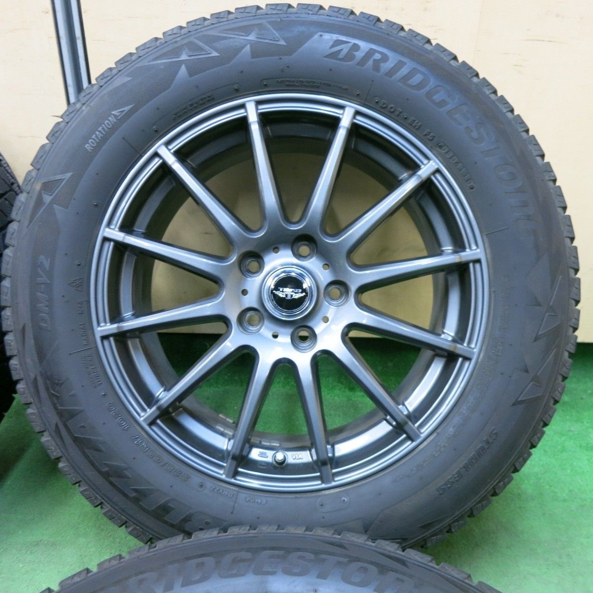 DM-V2 225⁄65R17 ブリザック ブリヂストン 225／65r17 Bridgestone 