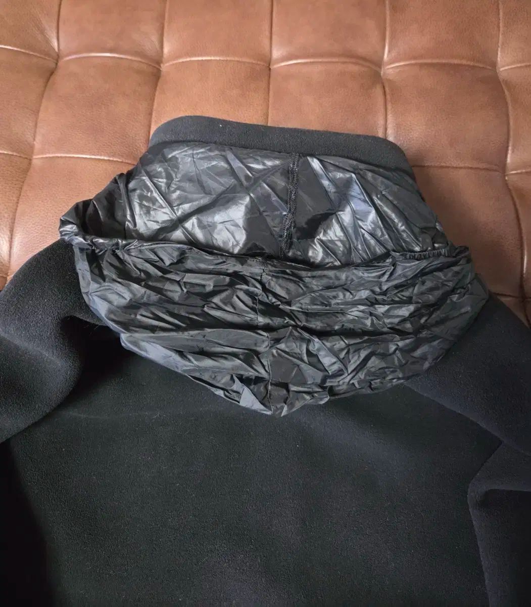 最大60％オフ！ DESCENTE デサント スイス スポンサー フリース 黒