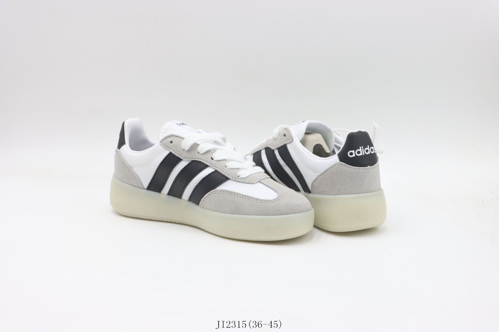 アディダス クラシックスロートップスケートシューズ