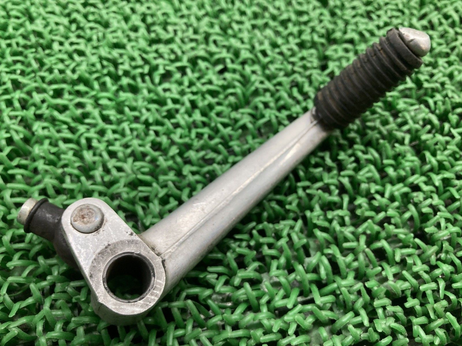 ゼファー400 シフトペダル カワサキ 純正 バイク 部品 ZR400C ゼファーカイ ペイント素材に 曲がり無し 品薄 品 eT