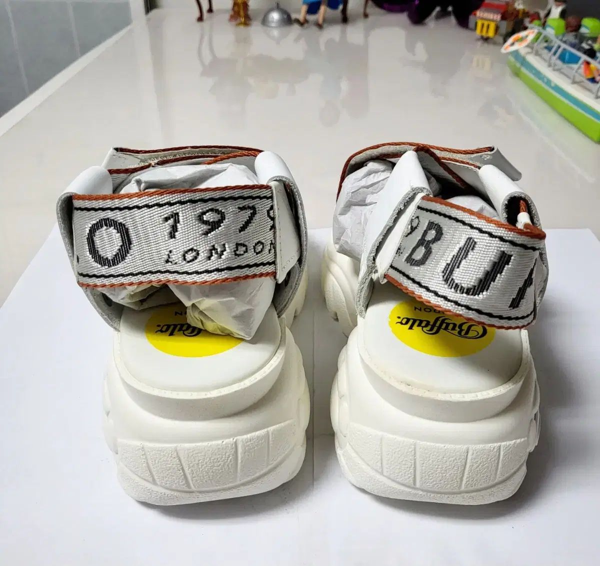 BUFFALO LONDON バッファロー 厚底 サンダル Buffalo LONDON(バッファローロンドン) サンダル・ミュール