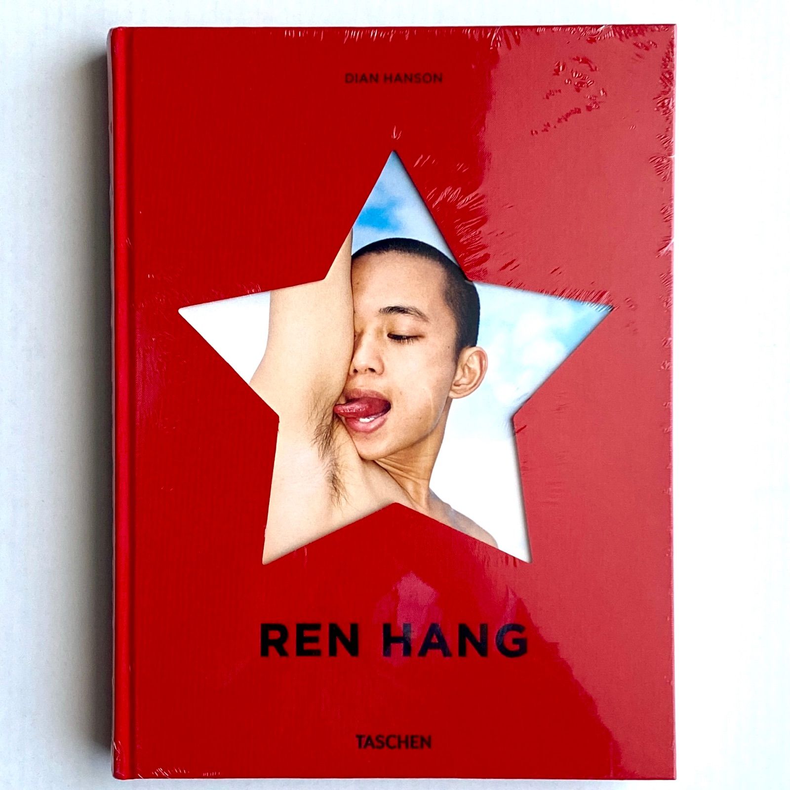 新品未開封品 レンハン REN HANG 任航 写真集 - メルカリ 