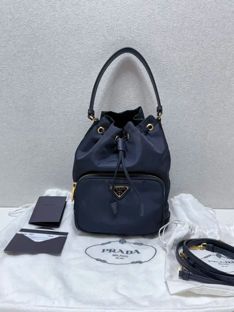 Re-Nylon バケットバッグ