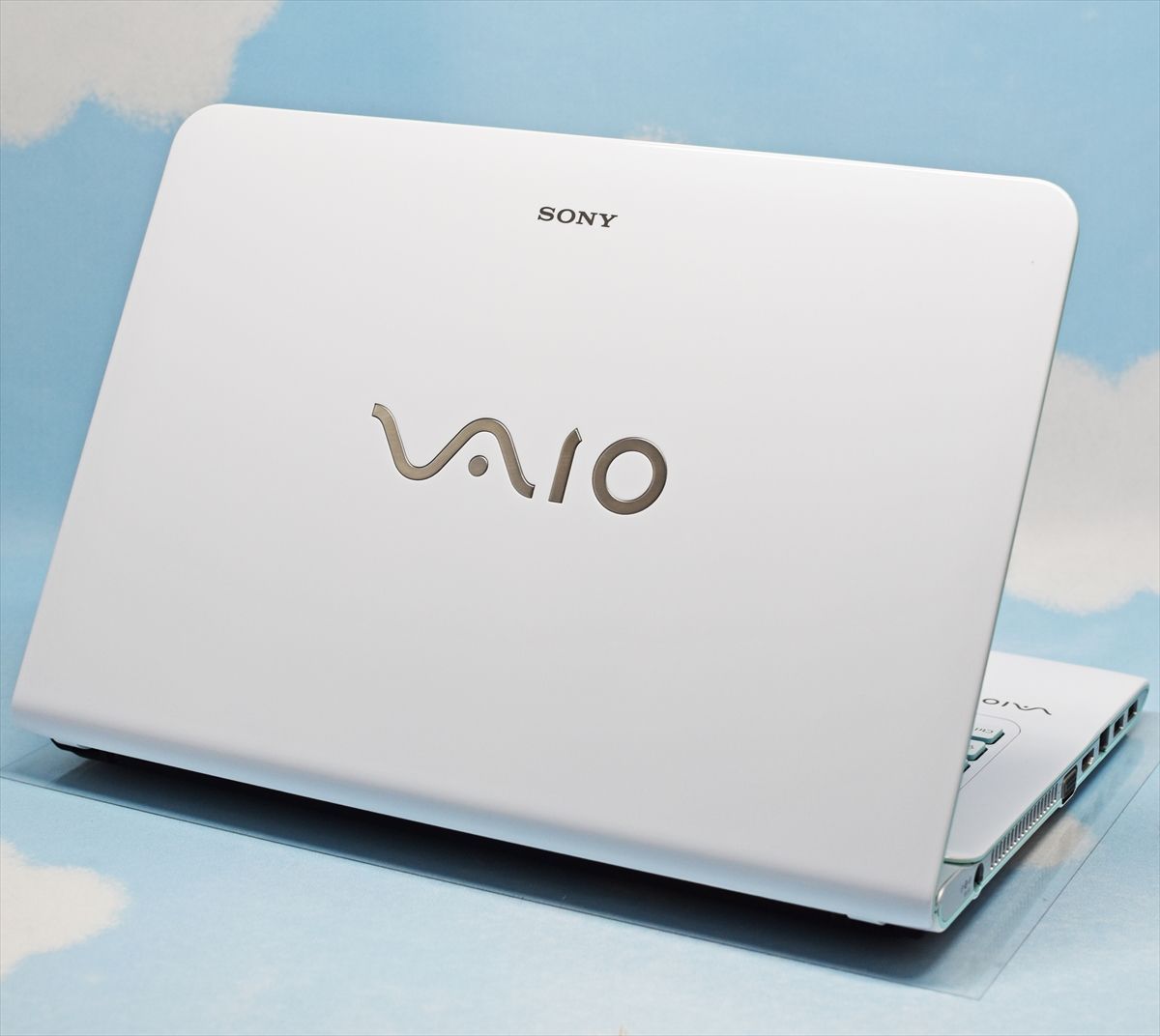 SONY 人気の白VAIO 大容量 500GB HDD Corei5、Bluetooth、カメラ