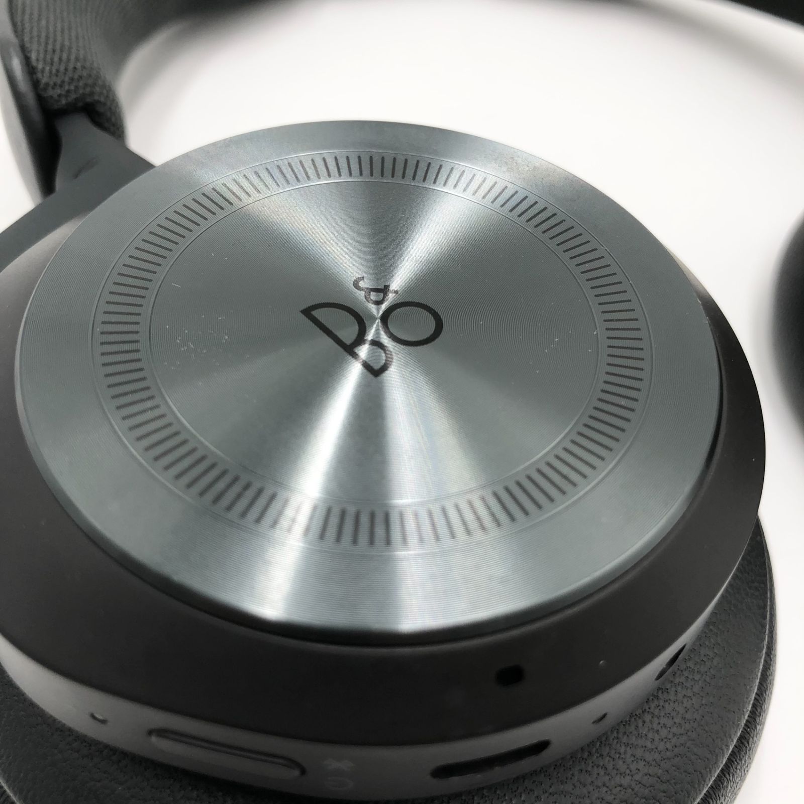 - Olufsen