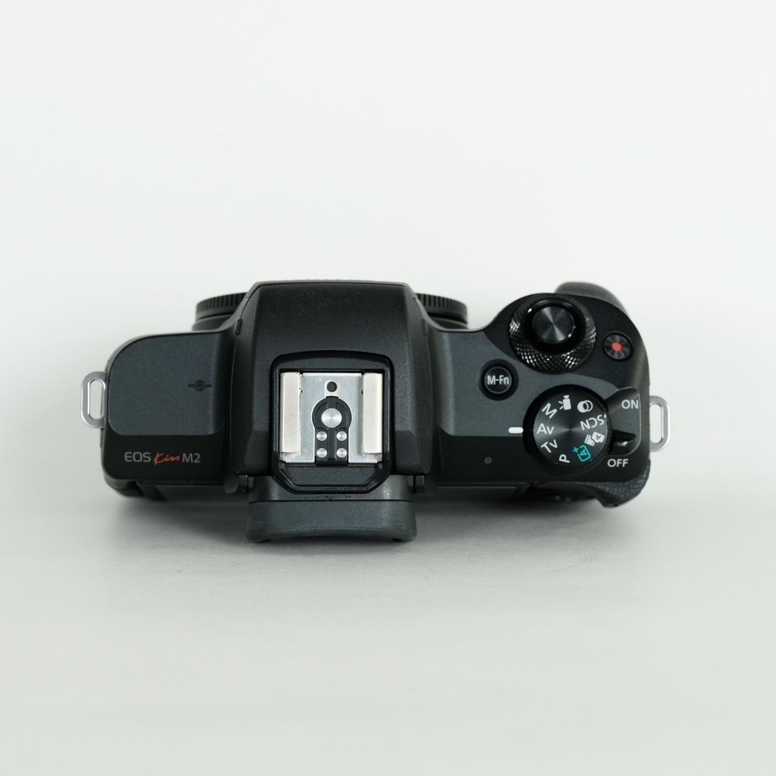 美品 Canon EOS Kiss M2 ミラーレス EFマウントアダプタ付 美品 Canon EOS Kiss M2 ミラーレス EFマウントアダプタ付