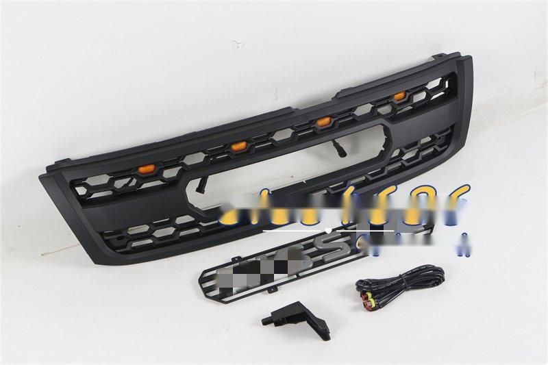 品揃え充実！ 日産パトロールY61 2003-2005 高品質 4連LED フロントグリル 外装 フロントグリル ガーニッシュ カスタム パーツ