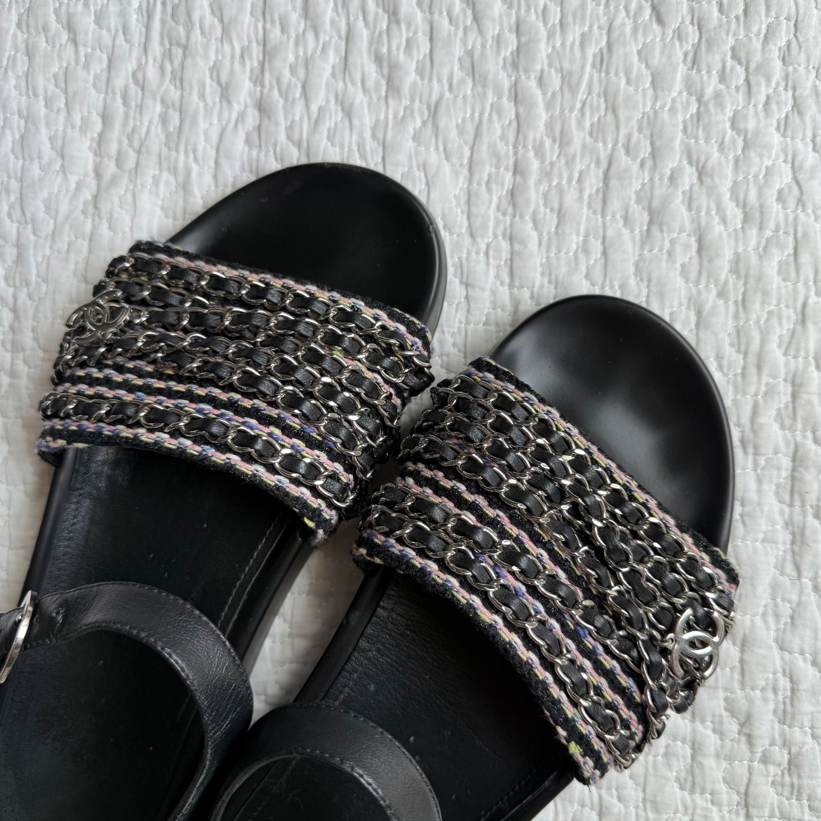 CHANEL ツイードチェーンサンダル。 CHANEL シャネル サンダル チェーン ロゴ ツイード #36 黒