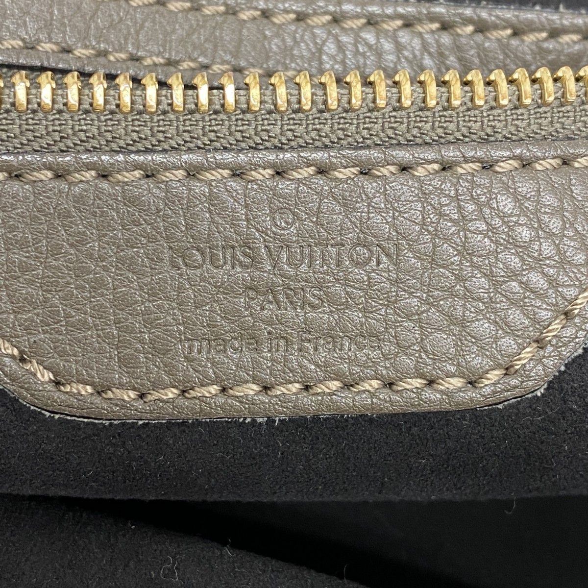 5da1351】ルイヴィトン ショルダーバッグ マヒナ XL M93119 トープ  