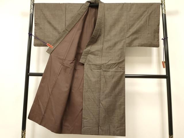 平和屋着物●男性　本場大島紬　白大島　100亀甲　総詰め　正絹　逸品　CAAT7014vf 平和屋着物○男性 本場大島紬 白大島 100亀甲 総詰め 正絹 逸品 CAAT7014vf