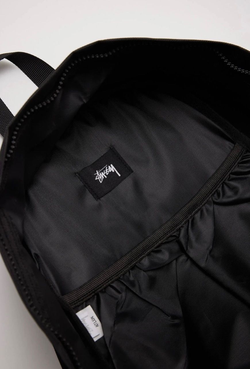 STUSSY AU Graffiti Backpack バックパック - NEO HERO - メルカリ