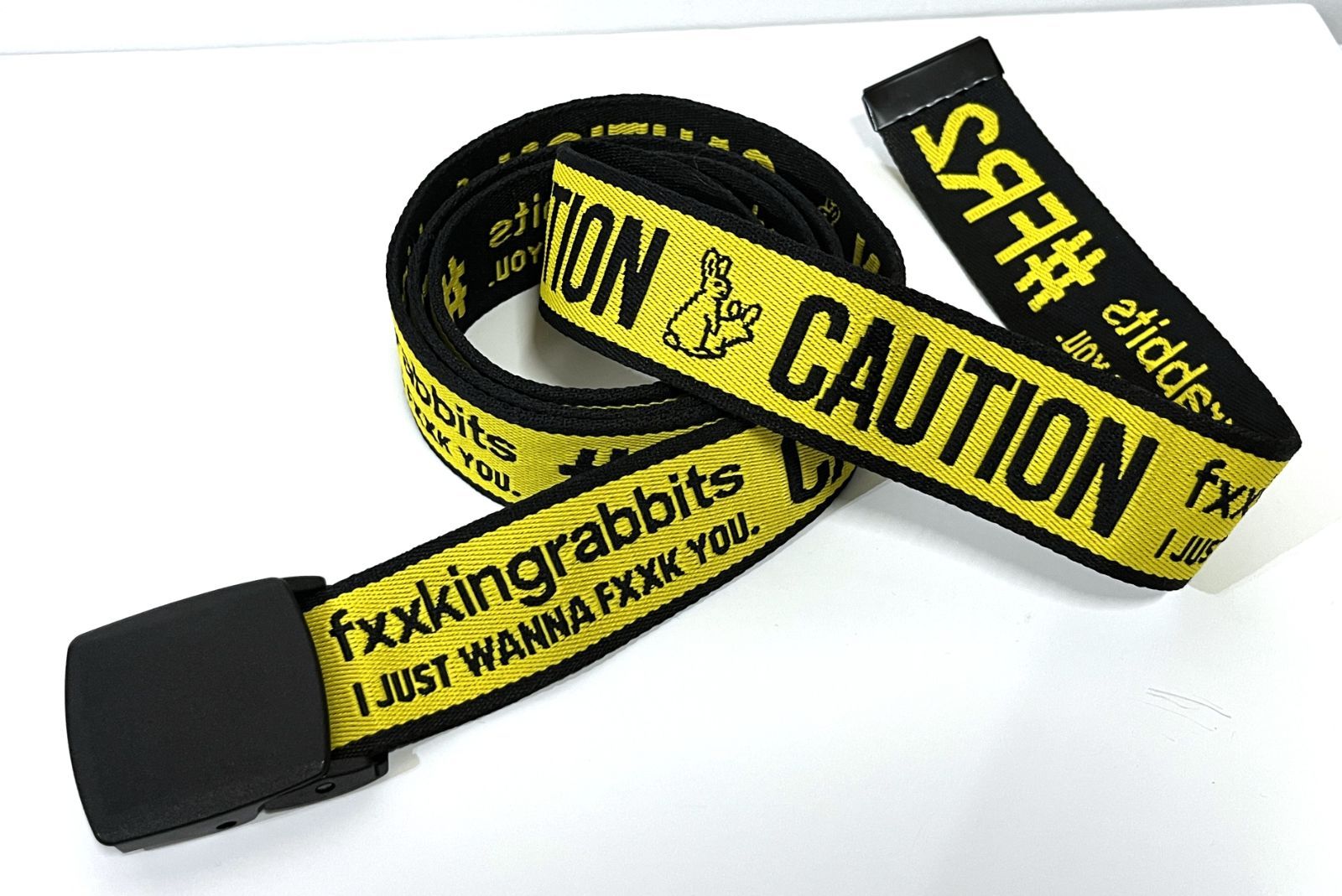 FR2 エフアールツー CAUTION ガチャベルト FR2｜エフアールツー CAUTION ガチャベルト - メルカリ