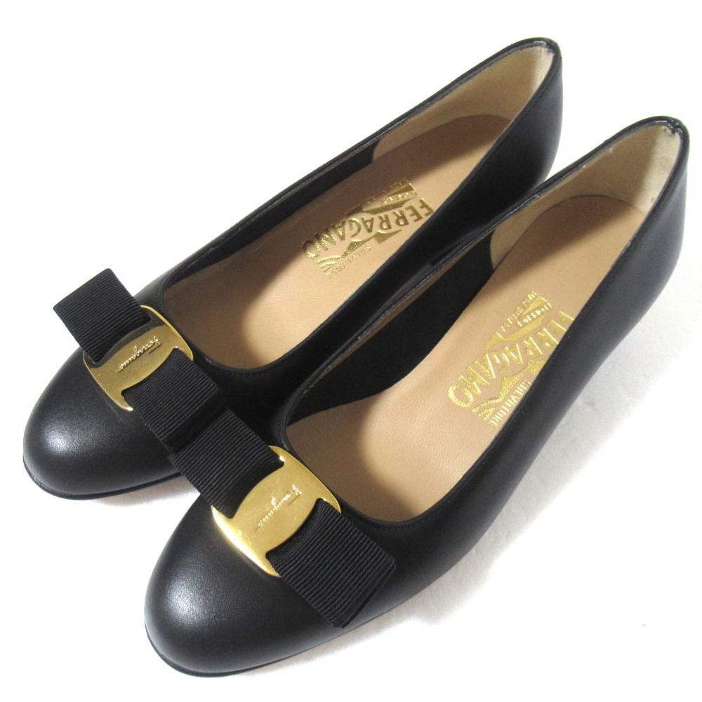 salvatore ferragamo サルヴァトーレフェラガモ レザー ヴァラリボン パンプス 32762 4.5C 22cm ブラック×ゴールド金具 レディース 古着