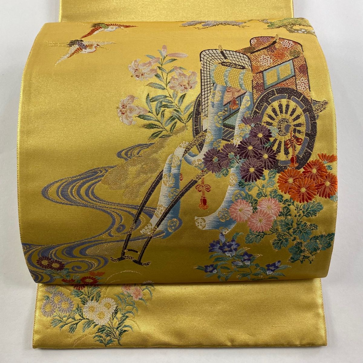 美品】 袋帯 逸品 華文 花唐草 金糸 相良刺繍 薄黄 お太鼓柄 正絹 