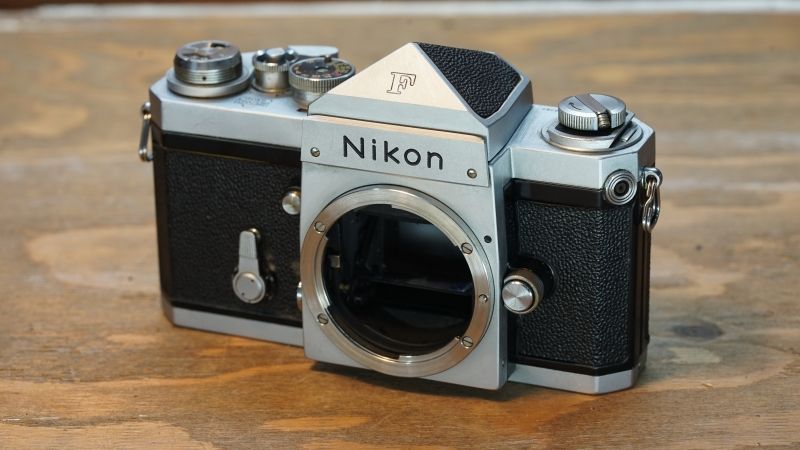 Nikon - 8864 良品 Nikon F アイレベル シルバー Nikon F アイレベル シルバー – ねりま中古カメラきつね堂