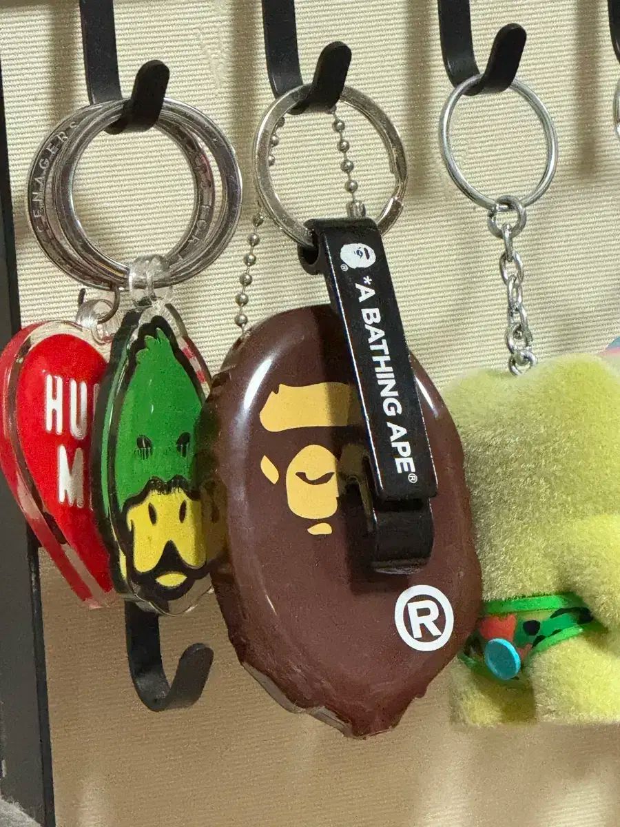 A BATHING APE キーホルダー 猿キャラクターめちゃカワ♡ BABY MILO