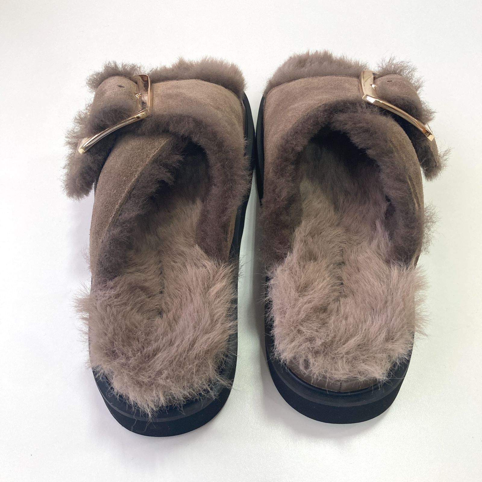 ✨美品✨✨MOHI モヒ✨ ブラックファーサンダル ビッグベルト NOBLE