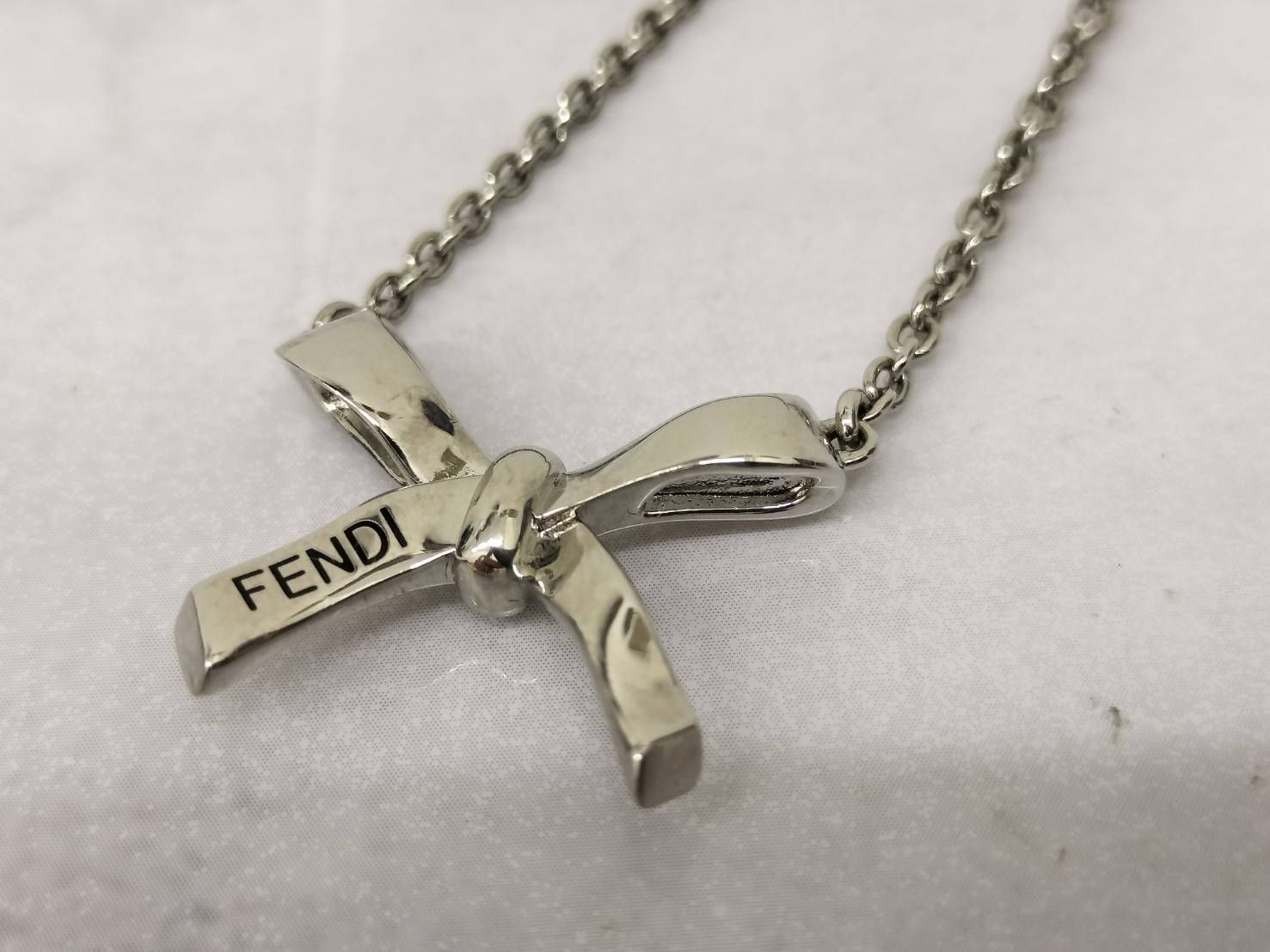 FENDI】フェンディ リボン ネックレス - メルカリ