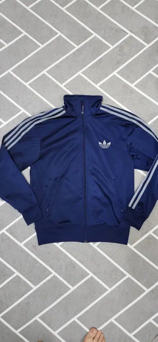 【雷市場（ポンジャン）商品韓国直送】adidas(アディダス) レトロ ファイヤーバード フレームジャージ 100 ネイビー