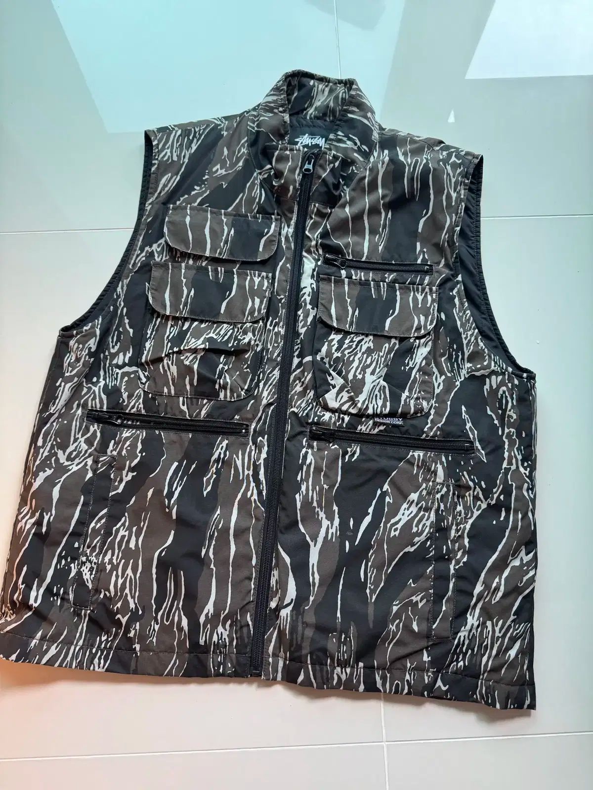 エンポリオアルマーニ EA7 EARCTIC リバーシブルダウンベスト アウトレット】EA7 EMPORIO ARMANI エンポリオアルマーニ ダウンベスト