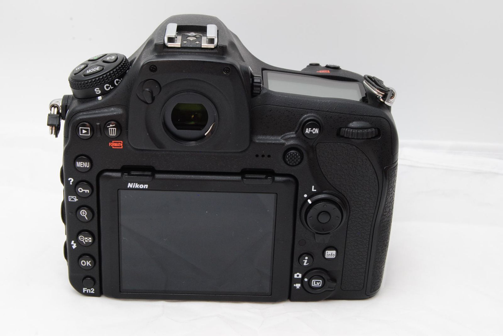17272ショット！元箱付き！新品級 ☆ Nikon デジタル一眼レフ