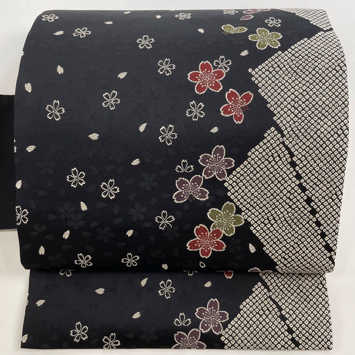 名古屋帯 秀品 桜 疋田 黒 正絹