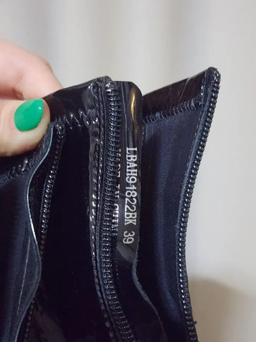 ラグラツィア エナメル