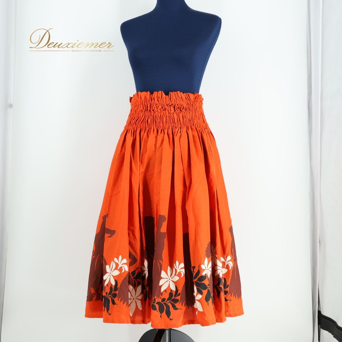 【美品 フラダンス用衣装】オレンジ パウスカート ハイビスカス柄 ハワイアン スプリングセールパウスカート（ハイビスカス・モンステラ⁄オレンジ