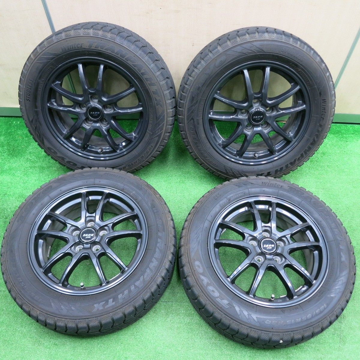 [送料無料] バリ溝！キレイ！9分プリウス等 185/65R15 スタッドレス トーヨー ウインター トランパス TX ZACK JP-520 MONZA ザック PCD100/5H4101802HAス