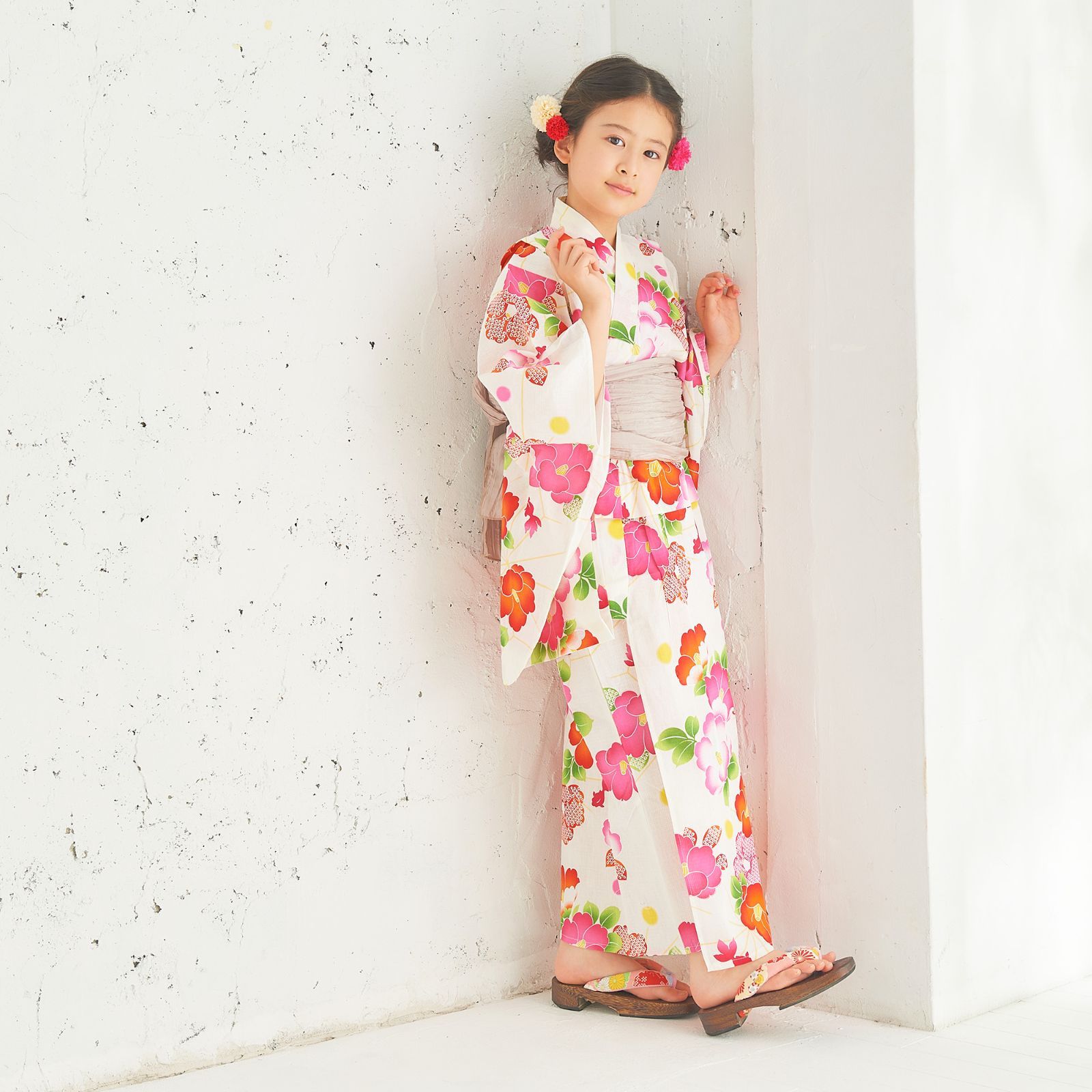 浴衣 単品】キッズ 子供 ゆかた 白 椿 花柄 100〜150cm P8 - メルカリ