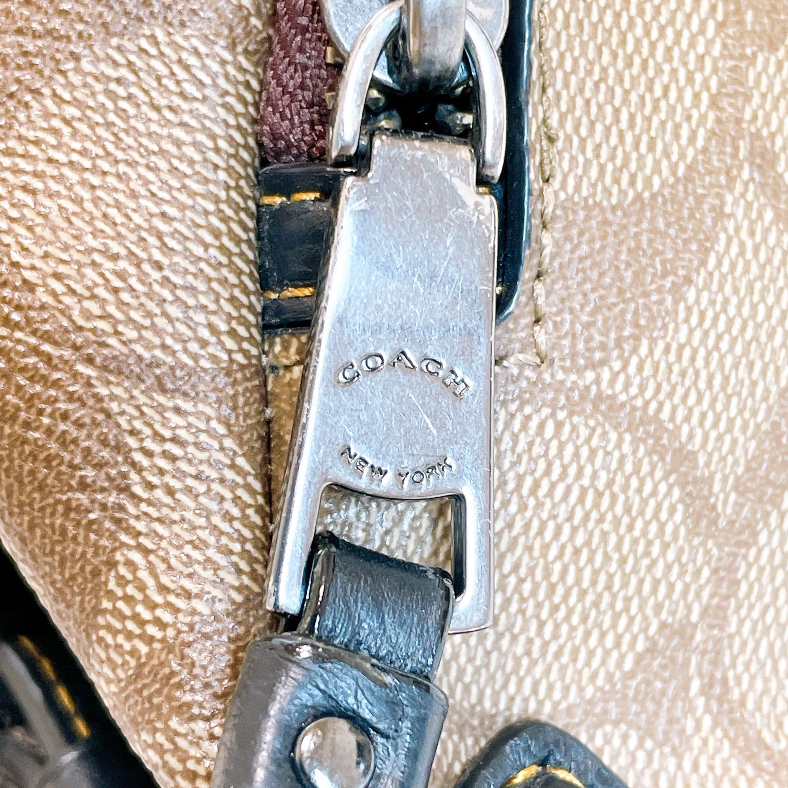 極稀少 完売品 COACH コーチ スターウォーズコラボ ボディバッグ 極稀少 完売品 coach コーチ スターウォーズコラボ ボディバッグ