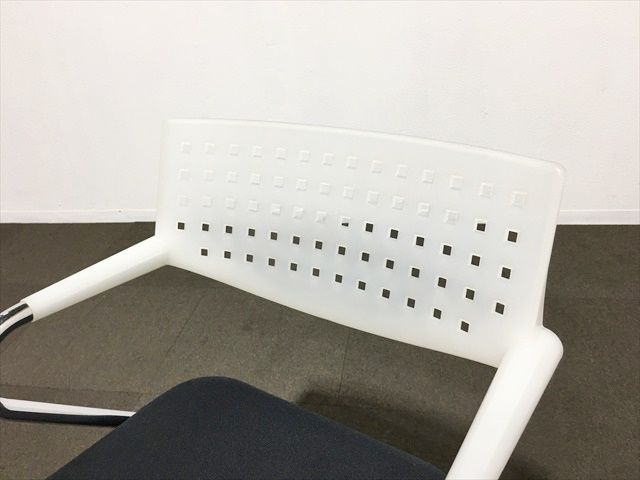 スタッキングチェア 肘付 Vitra/ヴィトラ 会議椅子 ミーティング