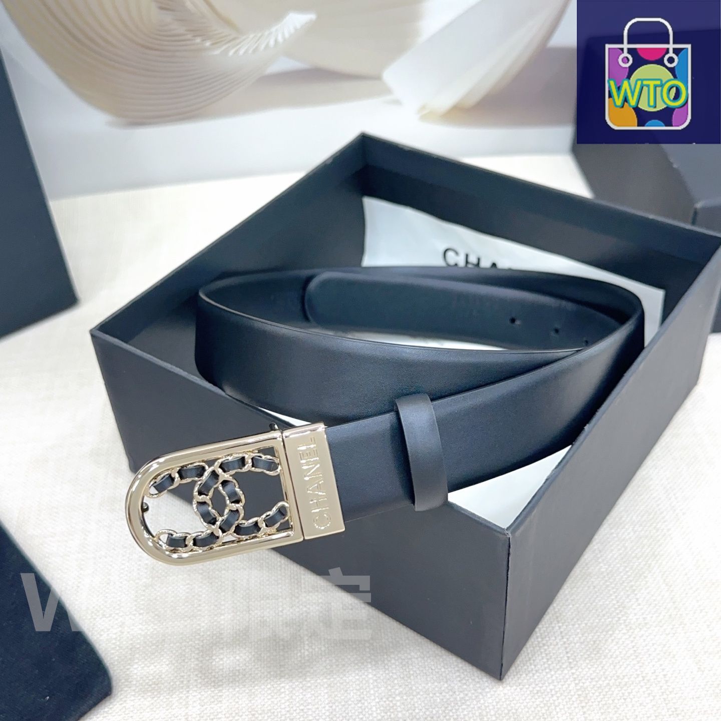 CHANEL キルティング レザーベルト 黒 CHANEL NEW QUILTED BLACK LEATHER BELT WITH CC LOGO GOLD