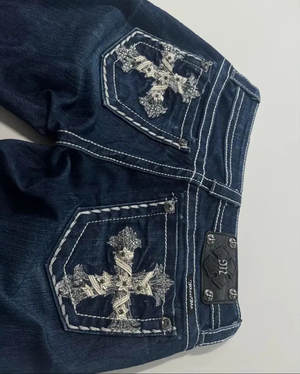 missme ミスミ デニム ブーツカット クロス 十字架 刺繡 DECORATOM_COM_BR