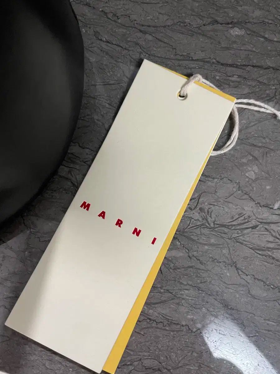 マルニ