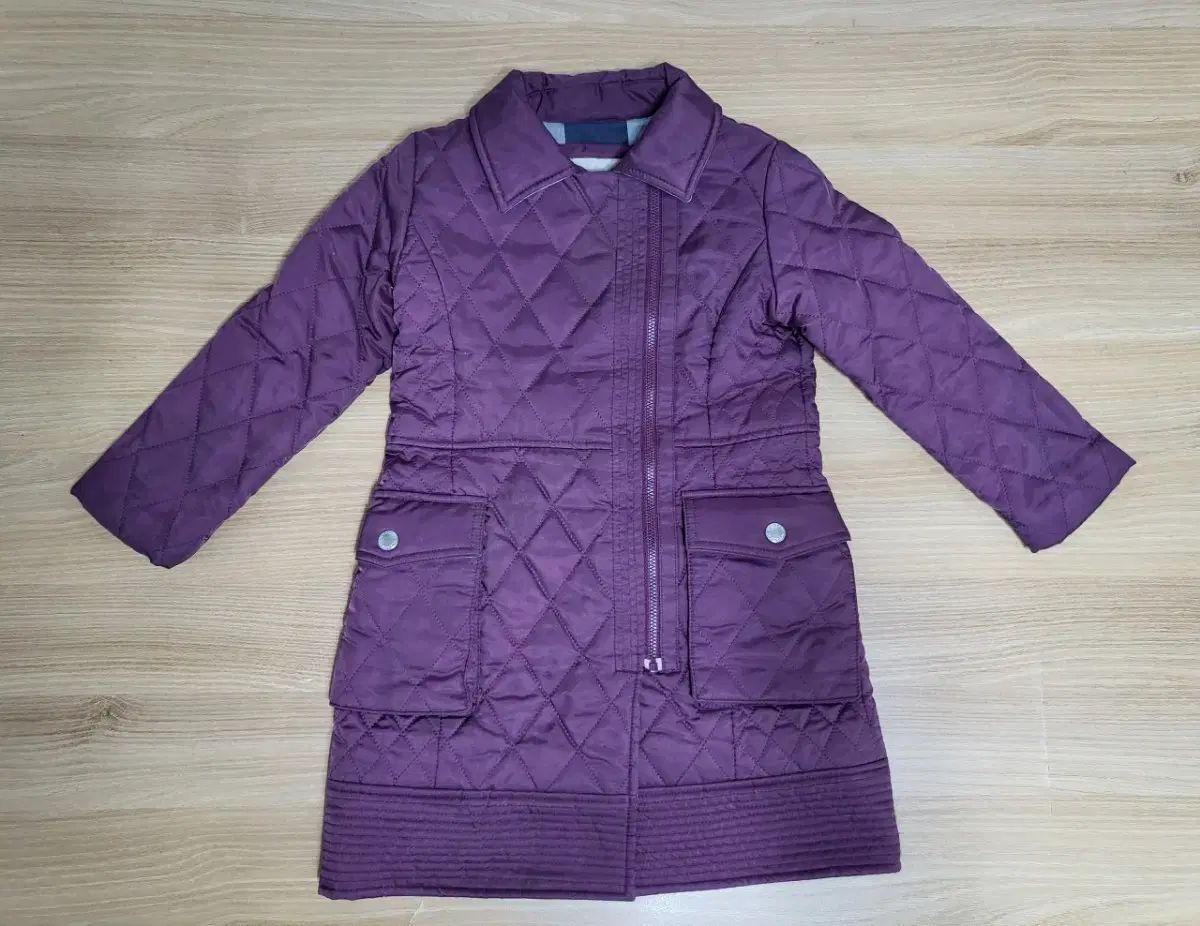バーバリー キッズ パープル キルティング ロング ダウン