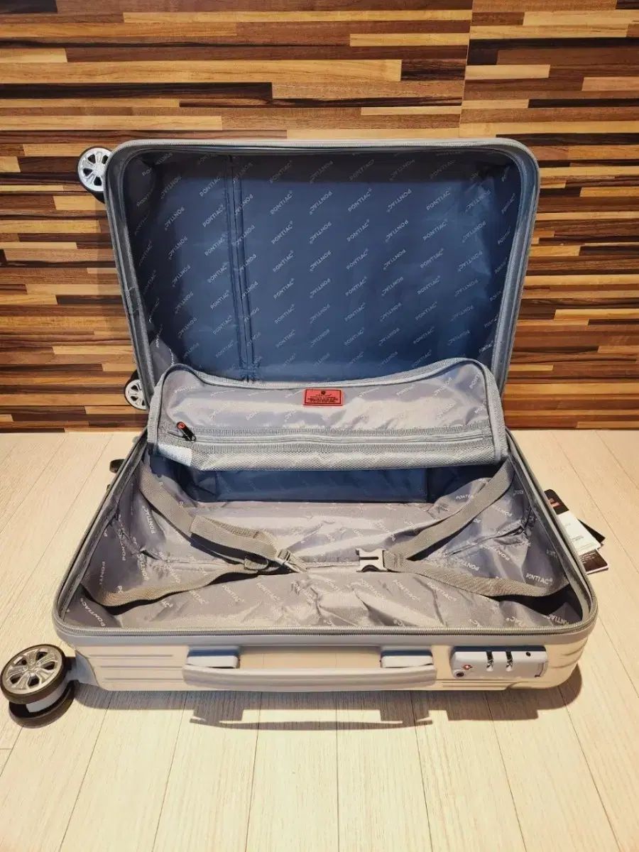 今夜限定‼️ブリジットタナカ カフェロッタコラボトート グッズ | Disney THE MARKET 2025 ブリジットタナカ カフェロッタ